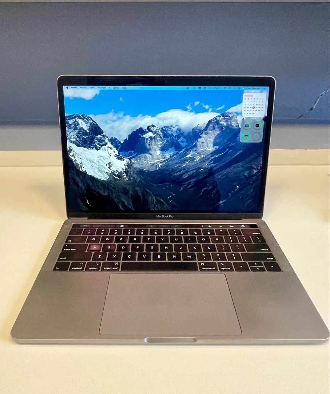 MacBook Pro 13? 2019 i5 8GB 256GB Touch Bar - Estado de Novo
