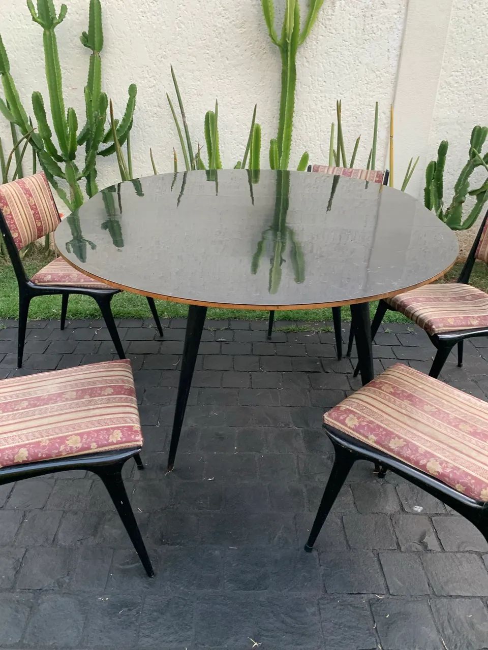 Mesa e cadeiras design modernista  - Foto 3