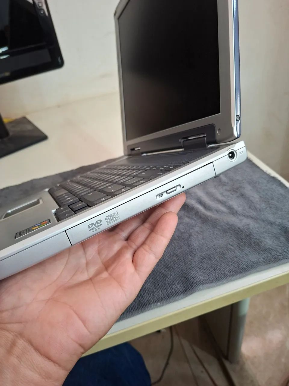 Notebook Antigo ECS Elitegroup G557S Funcionando - Foto 3