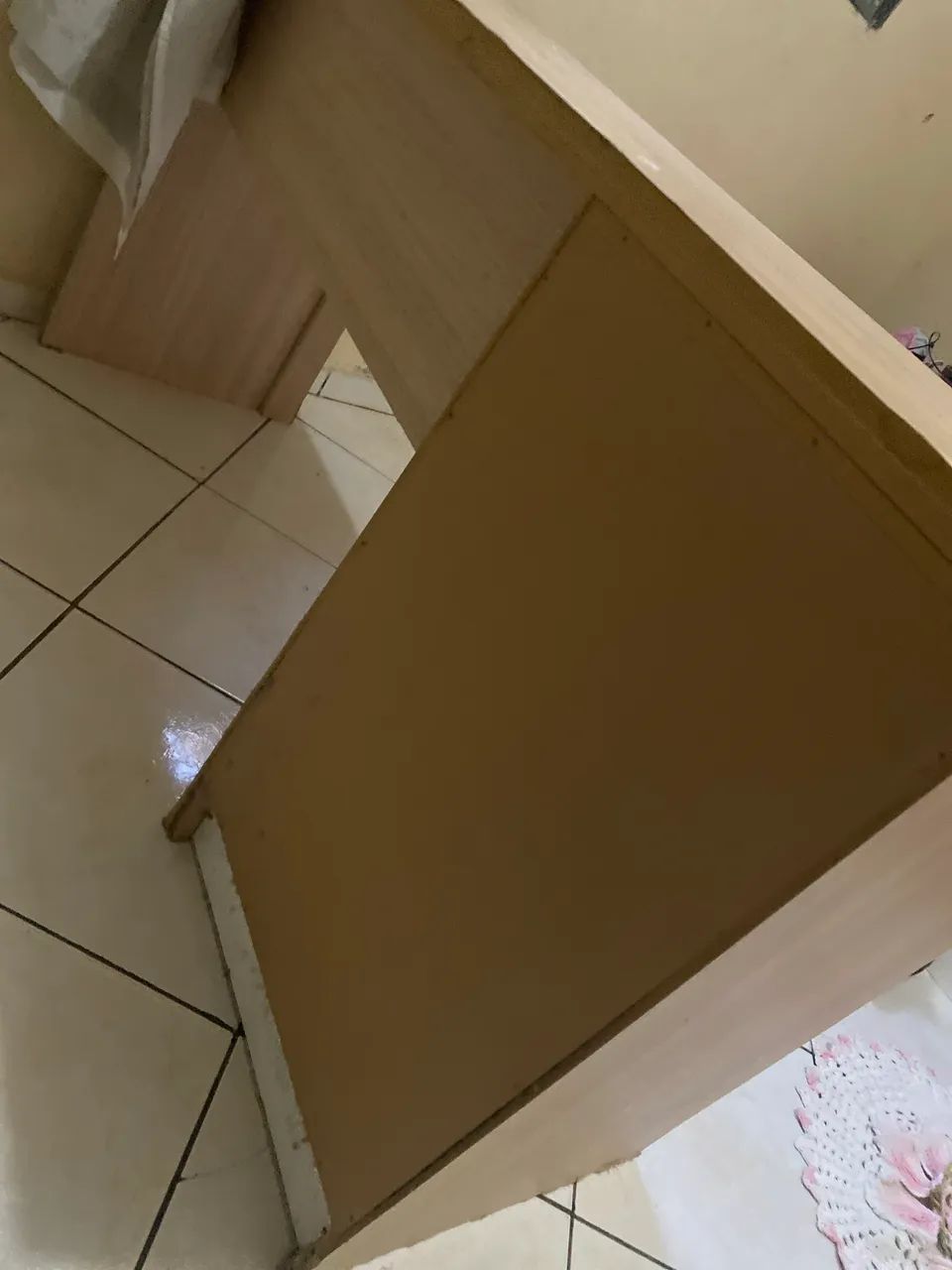 cômoda/escrivaninha bege  - Foto 4