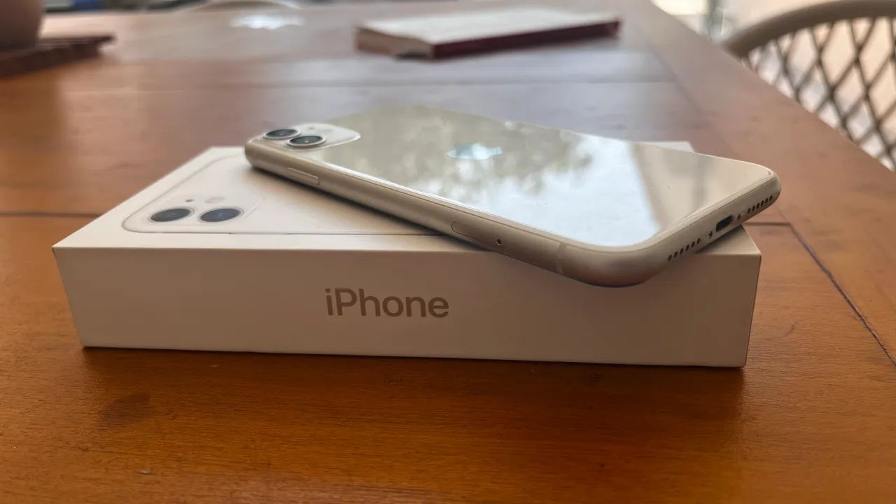 Iphone 11 branco 64 gb - Foto 5