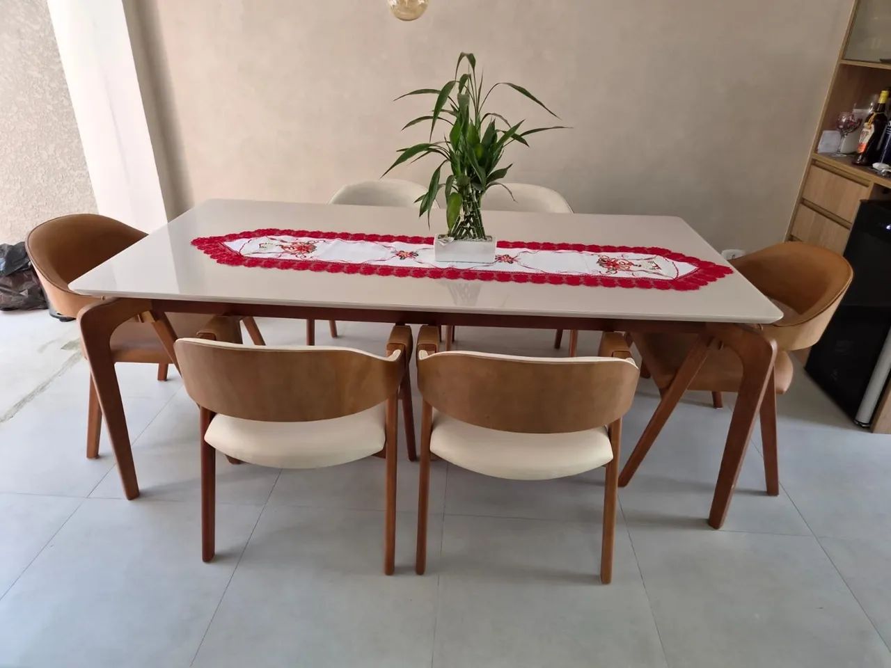 Mesa de Jantar com 6 cadeiras