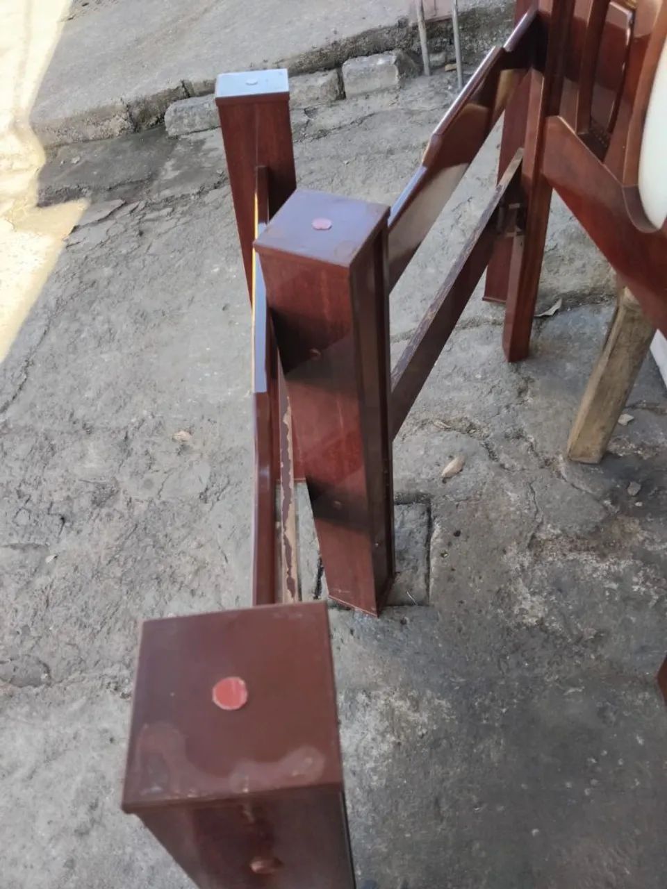 Cama solteiro em mogno. - Foto 4