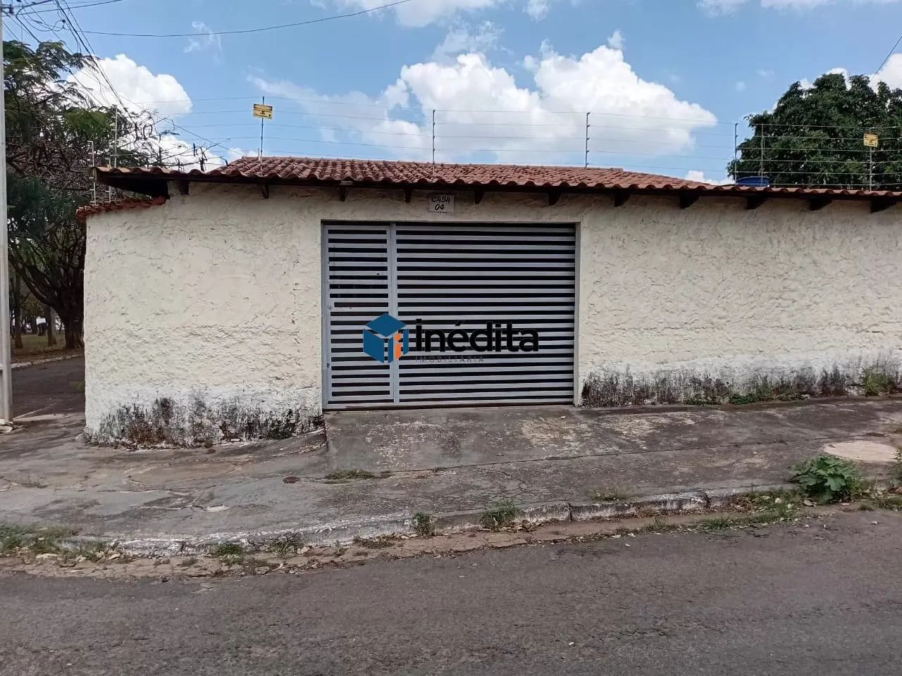 Casa de 2 Quartos com Garagem Coberta no Setor Itatiaia - R$ 1.800