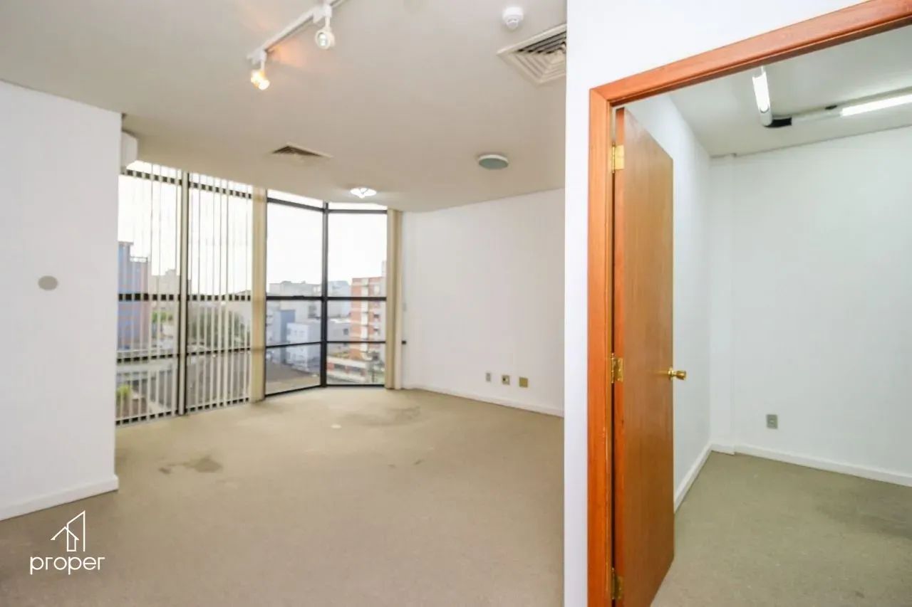 Sala comercial para venda ou aluguel no Centro de Pelotas/RS