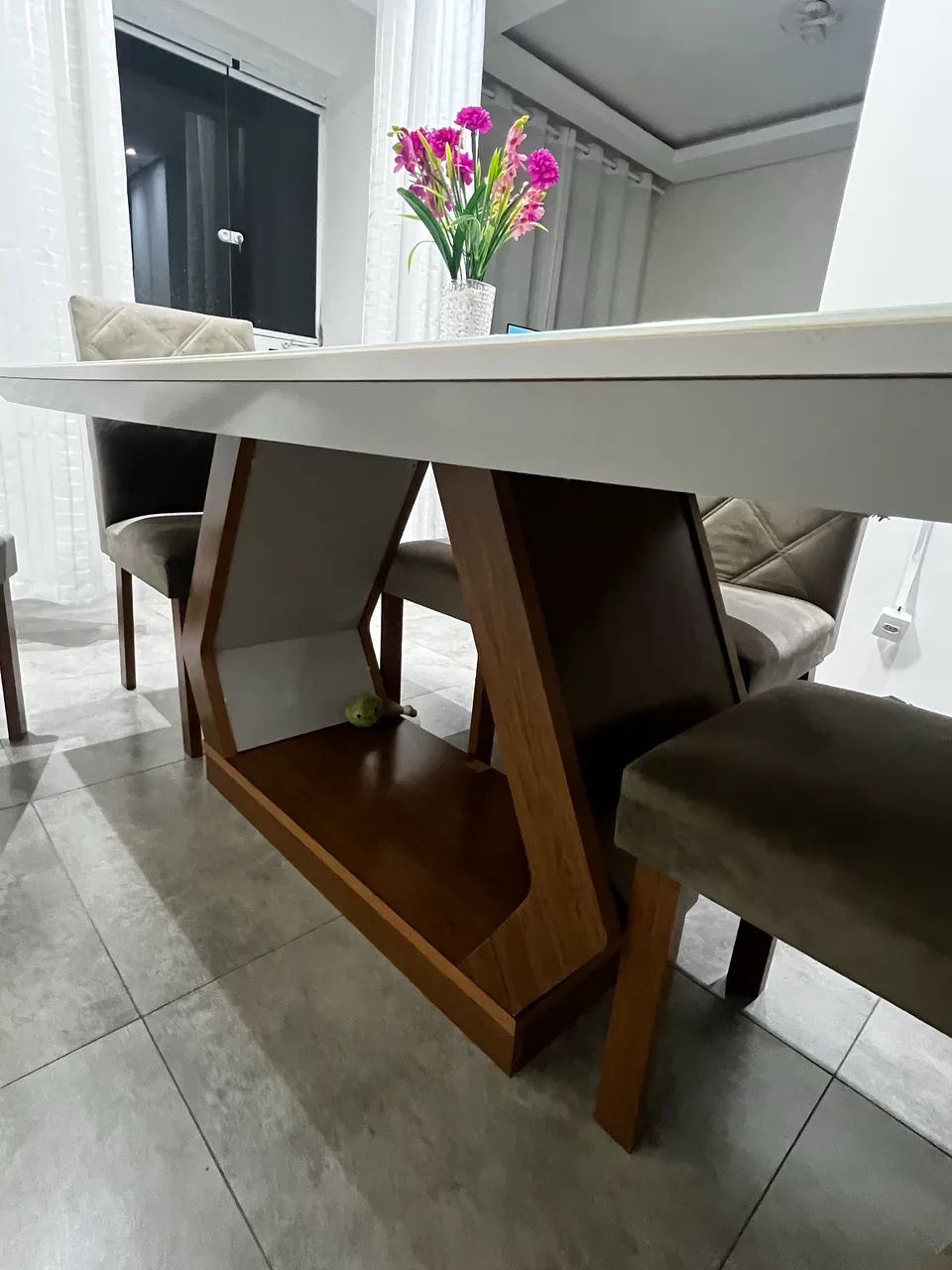 Mesa 6 cadeiras nova  - Foto 2