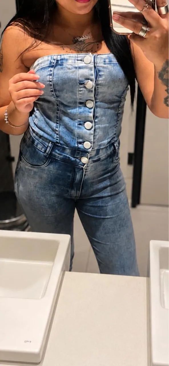 Macacão jeans da sal e pimenta 
