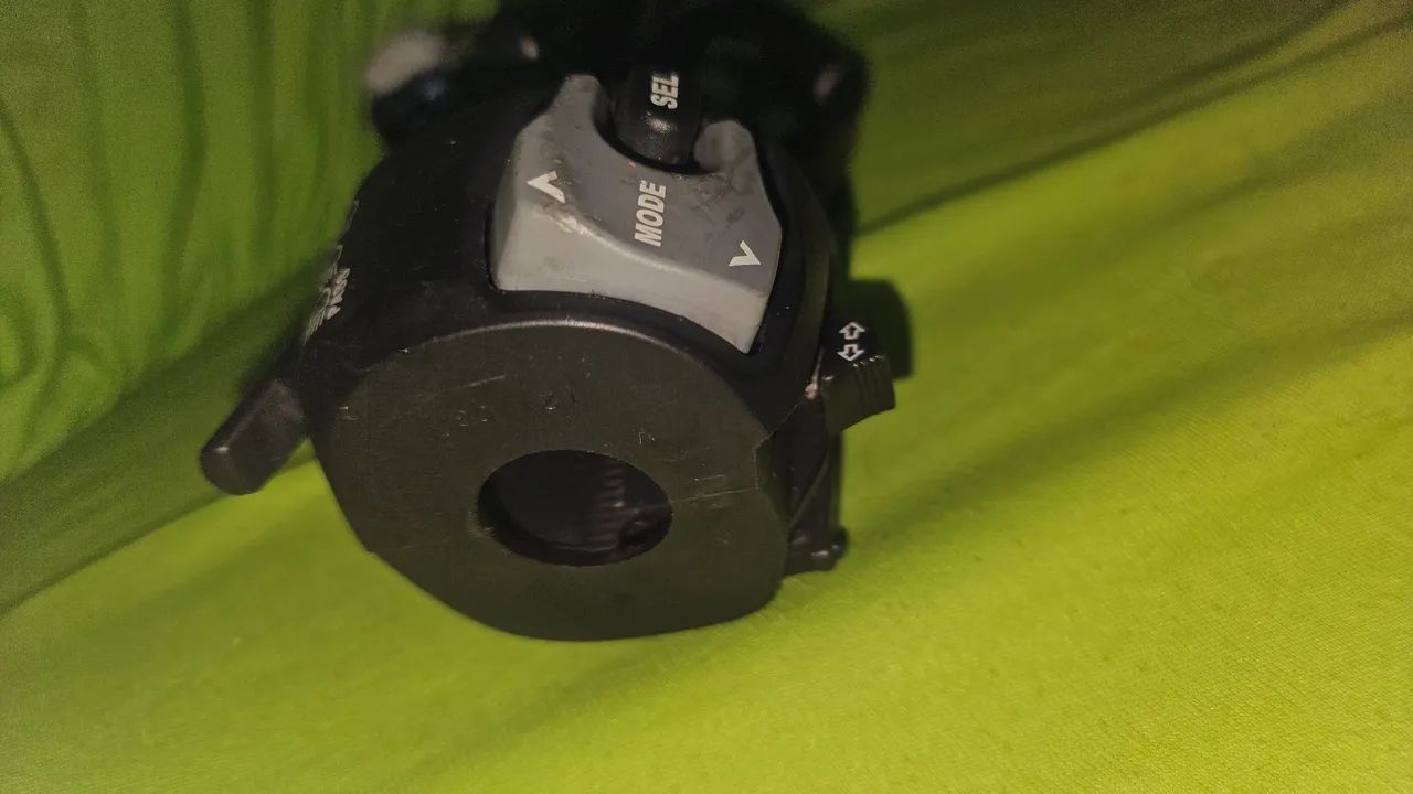 Punho de luz esquerdo V-strom 650 - Foto 2