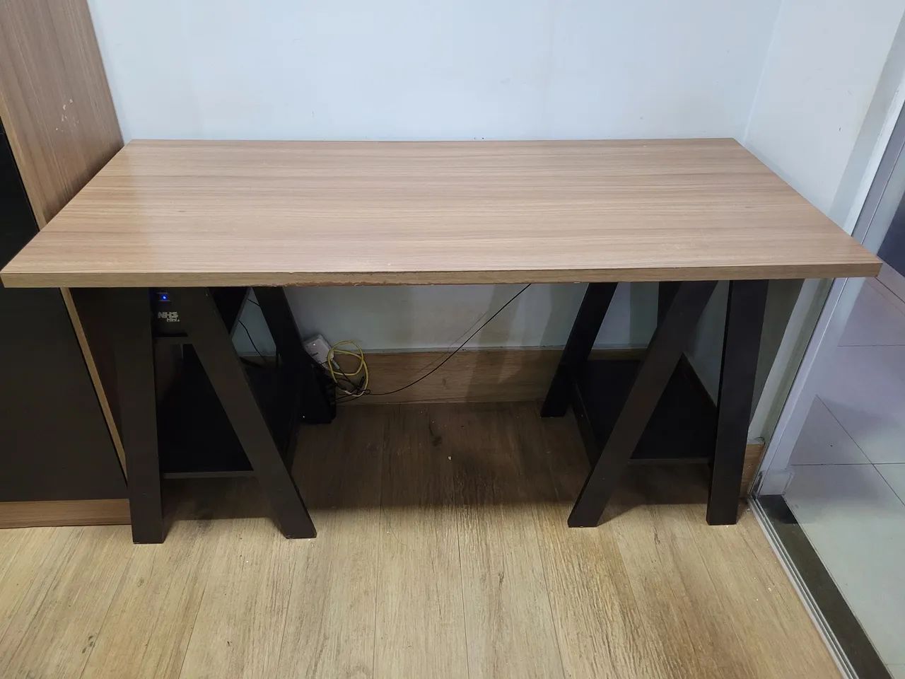 Mesa e armário para escritório - Foto 3