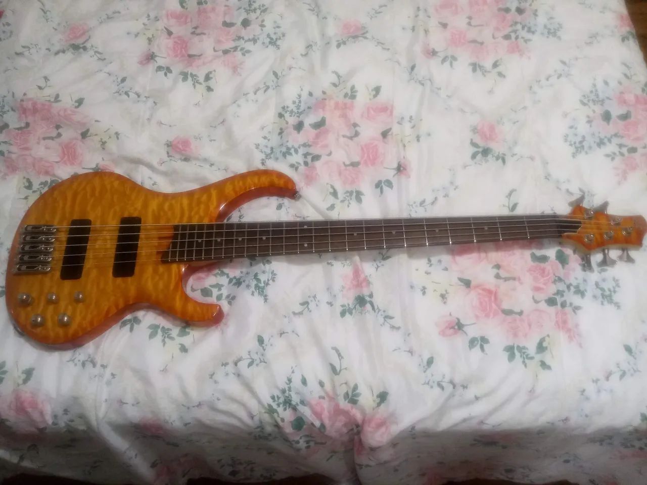 Baixo Ibanez 5 cordas  - Foto 4