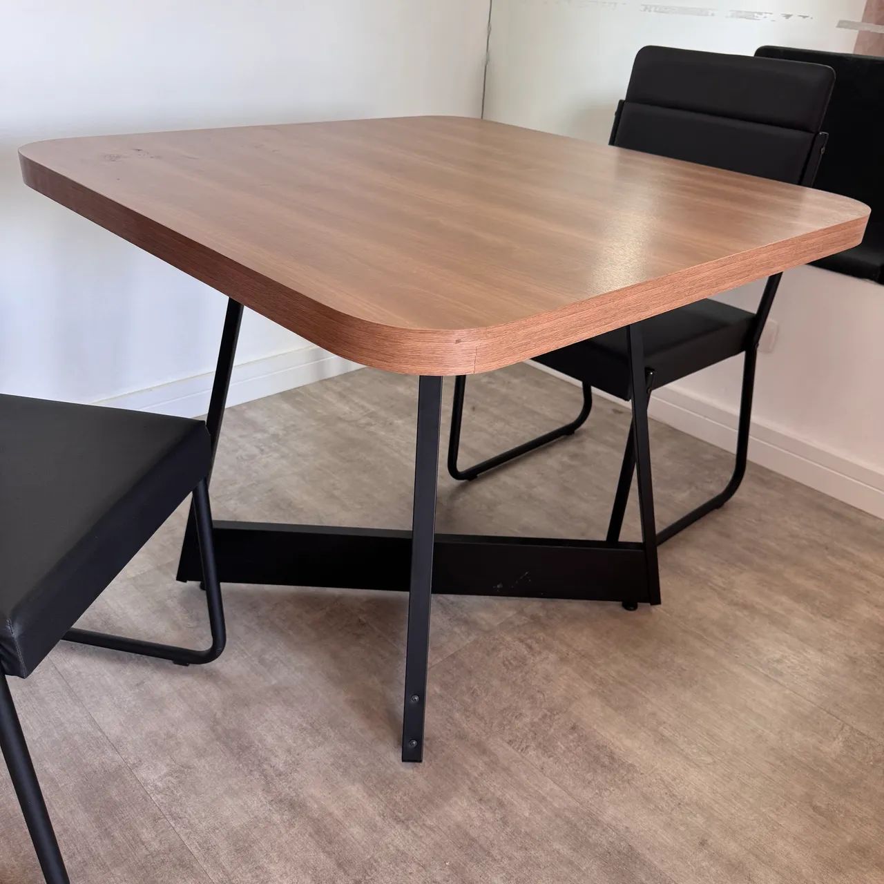 Mesa de Jantar + 4 Cadeiras 65704316497539122