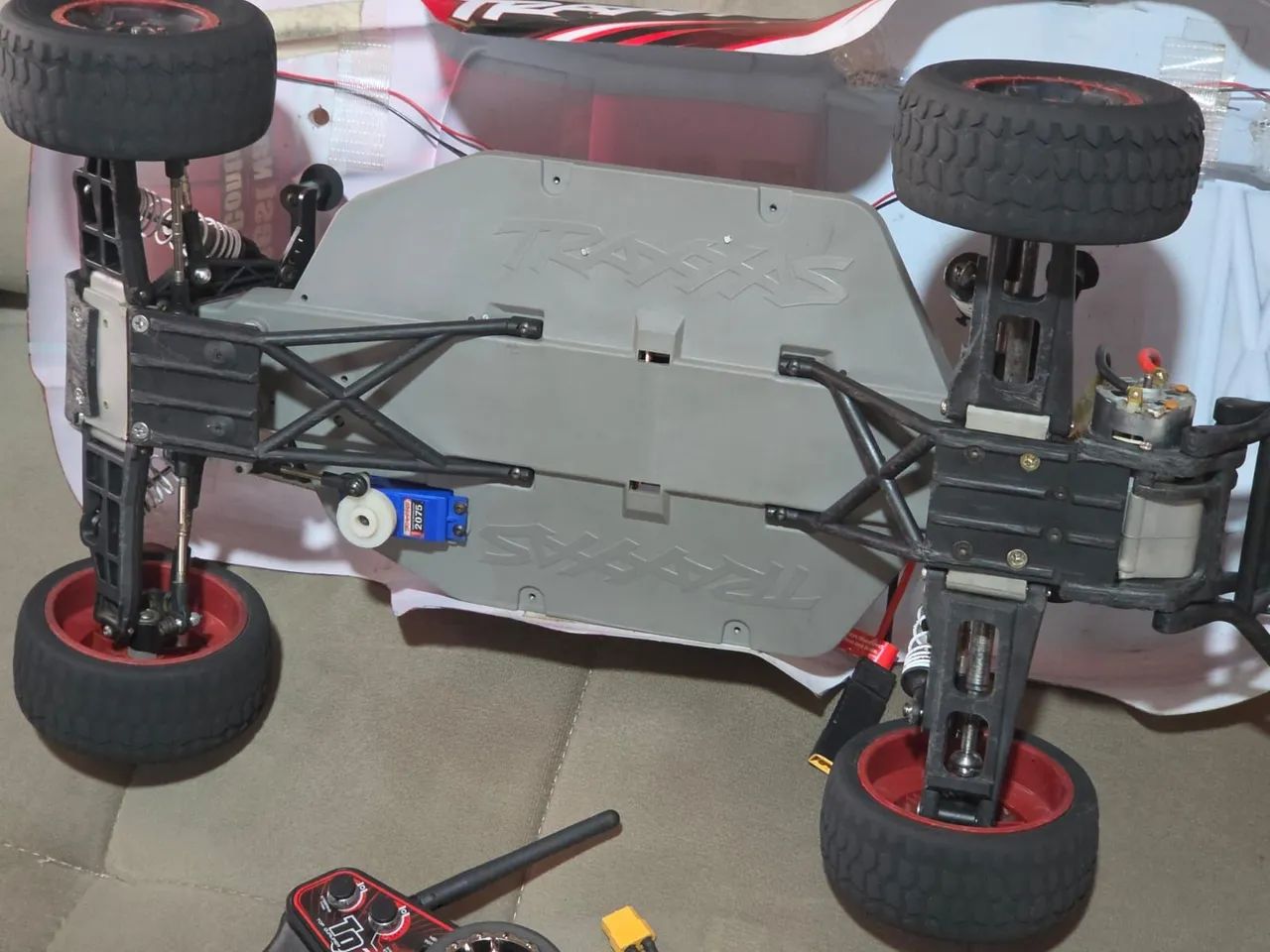 Automodelo traxxas slash 4x2 titãn - Foto 4