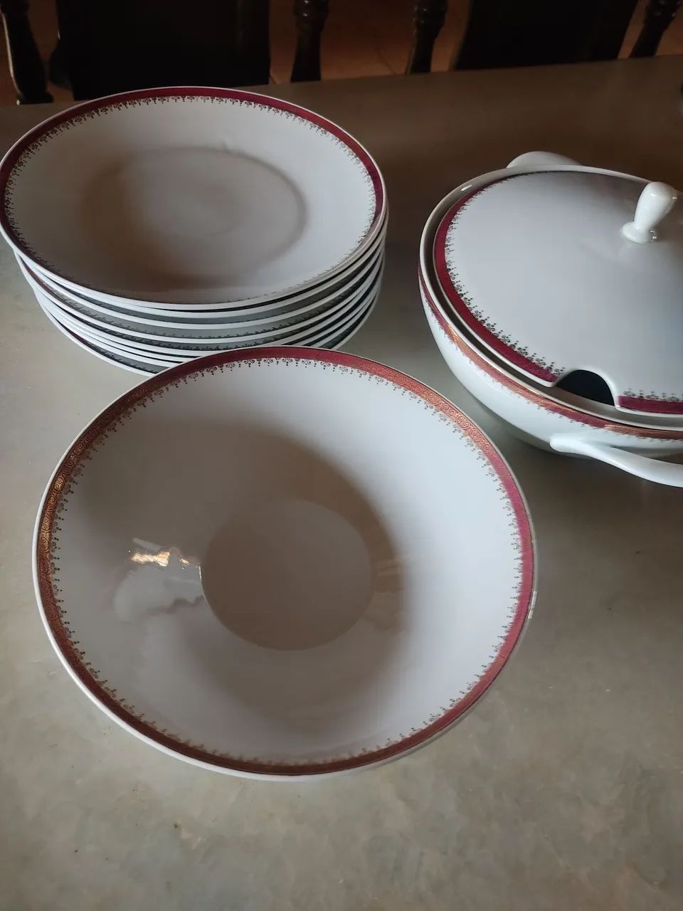 Peças de jogo de jantar antigo 