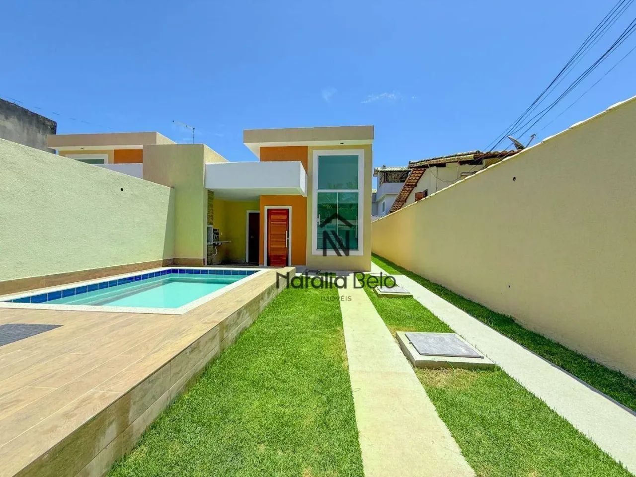 Casa com Piscina e Quintal ao lado do Shopping