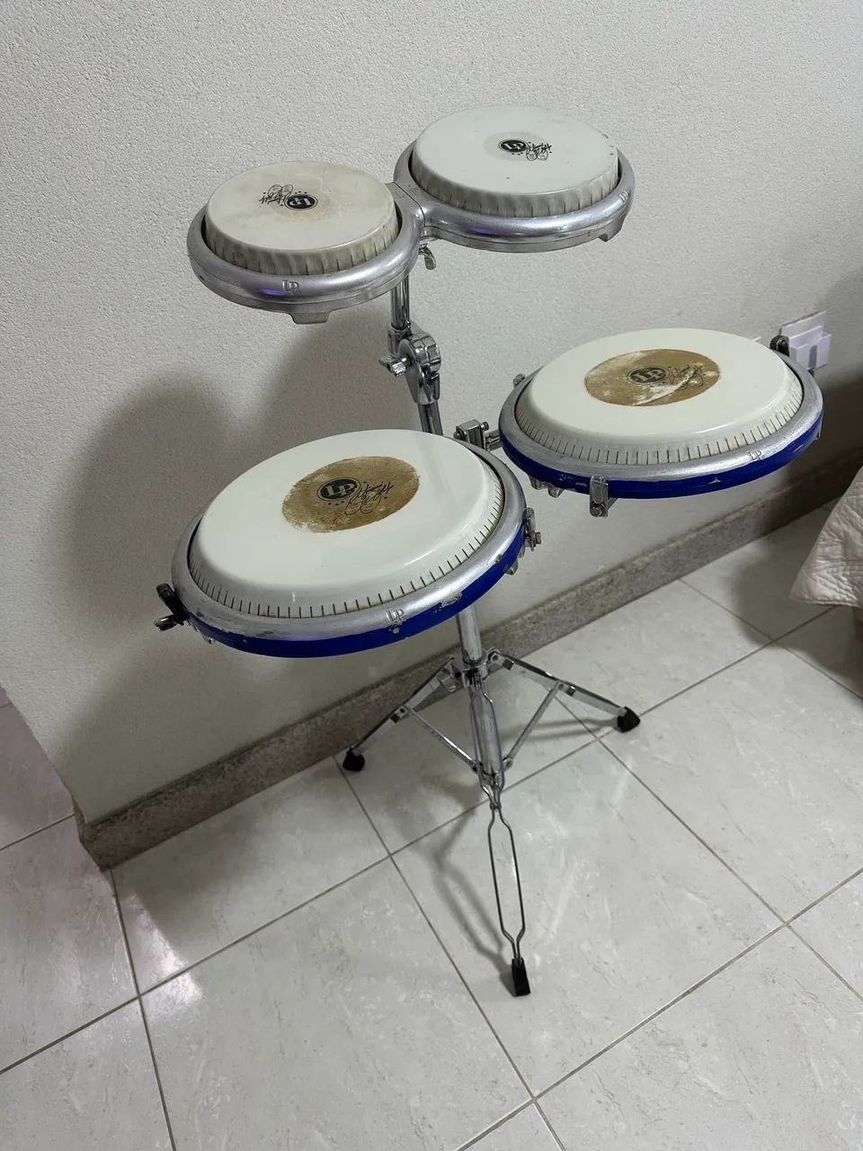 Conga e Bongo Lp Giovanni Hidalgo c/ suporte e estante Original - Foto 3