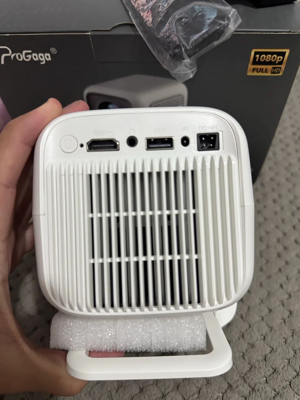 Projetor Progaga Foco Automático 450 Ansi Lumens Android 11 Branco - Foto 3