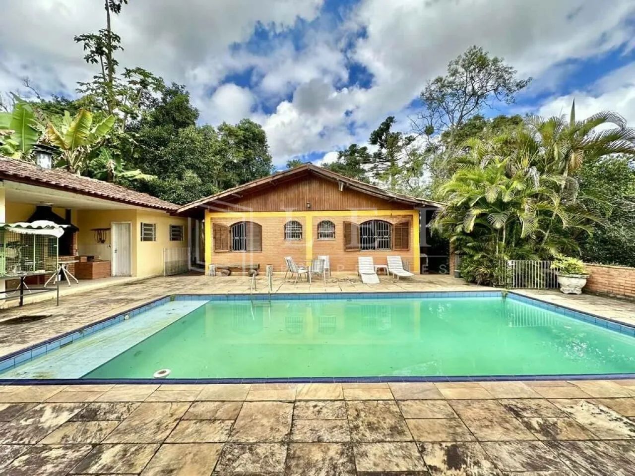 Chácara com 4.700 m², Cotia