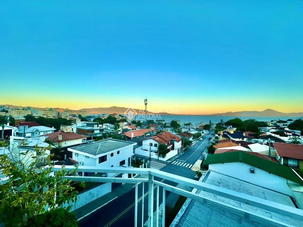 Cobertura charmosíssima no Edifício Patrícia, em Coqueiros! - Foto 4