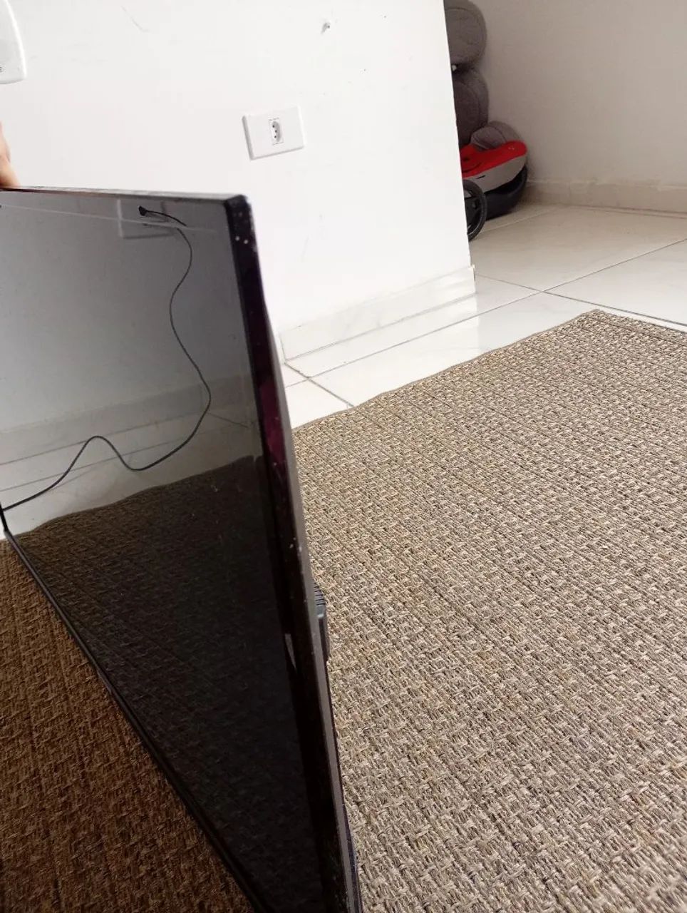 Televisão tcl 42 polegadas quebrou a tela 