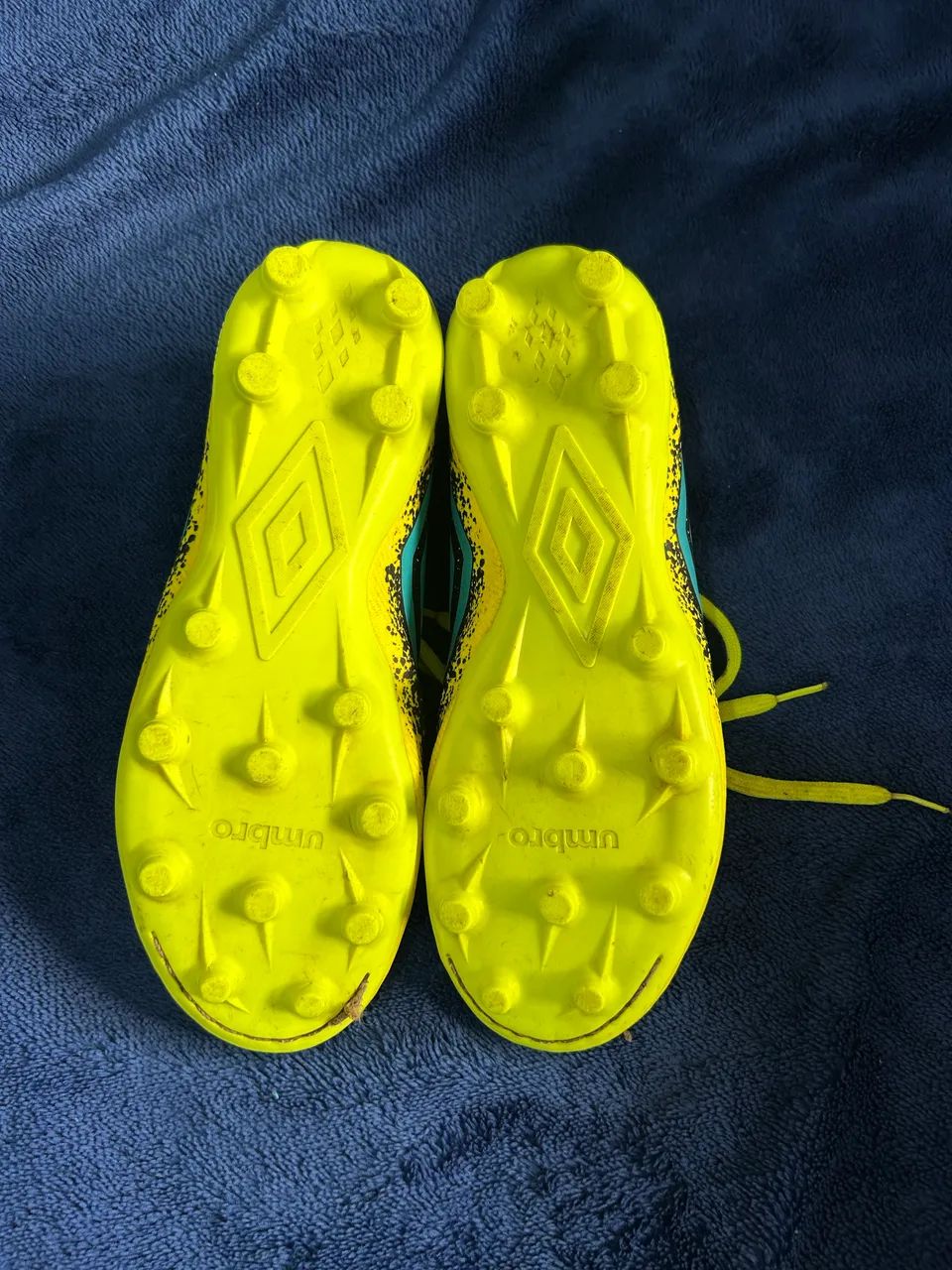 Chuteira Umbro Cosmic 39 - usada apenas 1 vez - Foto 4
