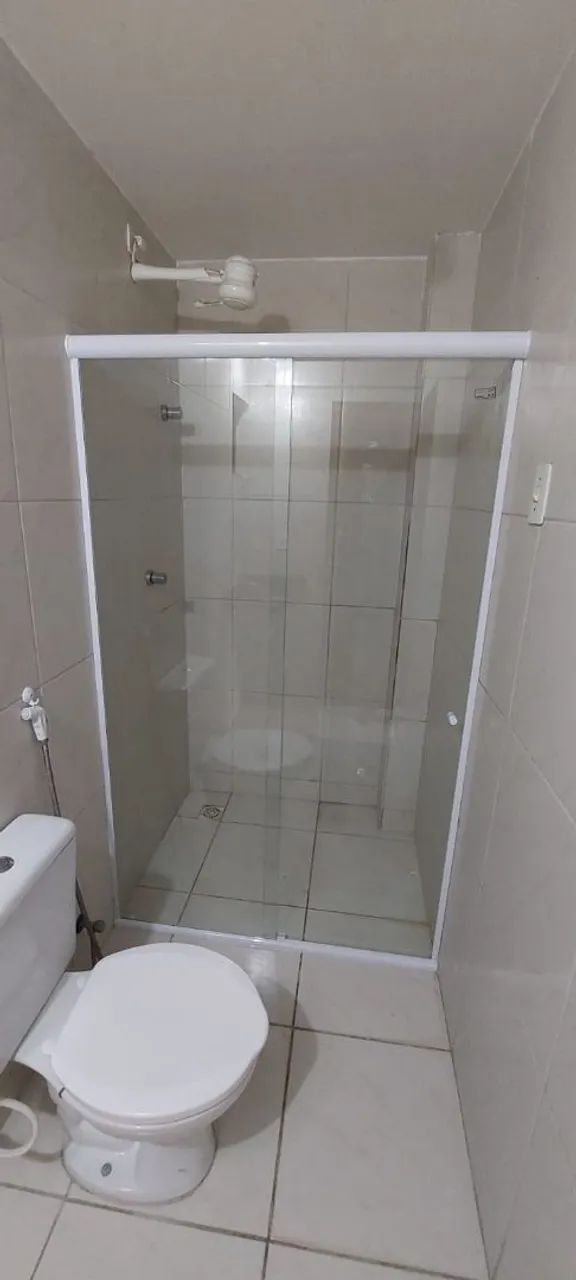 Box pra banheiro em vidro e manutenções e serviço de pintura em geral  - Foto 2