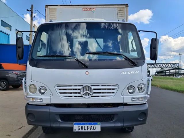 MB Accelo 915C Baú Carga Seca - (2010) - Foto 2