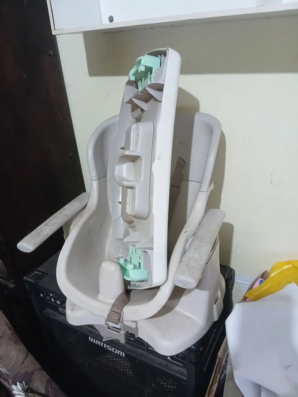 Cadeirão de bebê portátil 