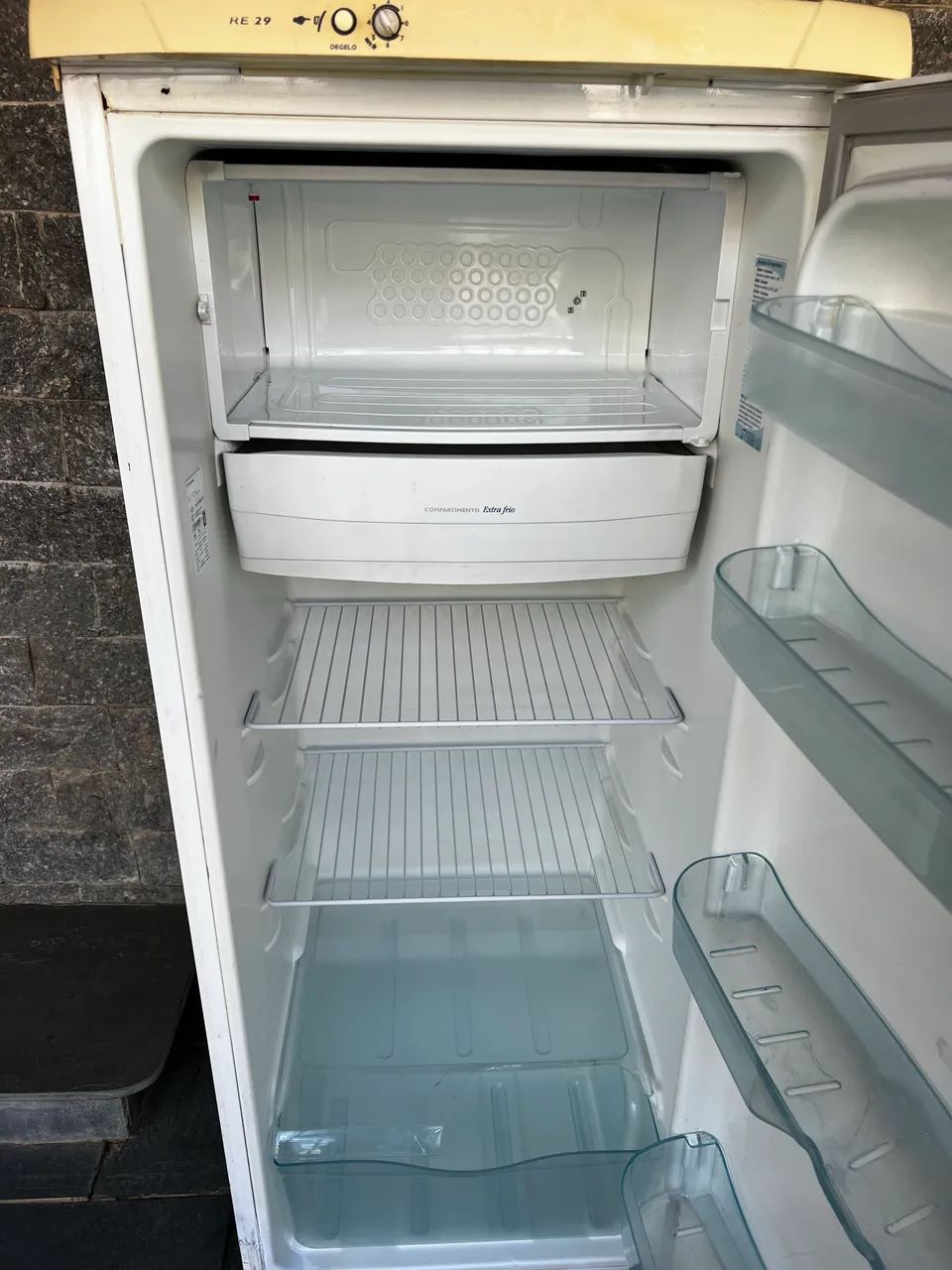 Geladeira Eletrolux 260L - Foto 4