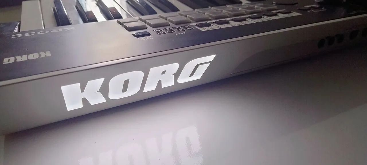 Teclado Korg Kroos 2 