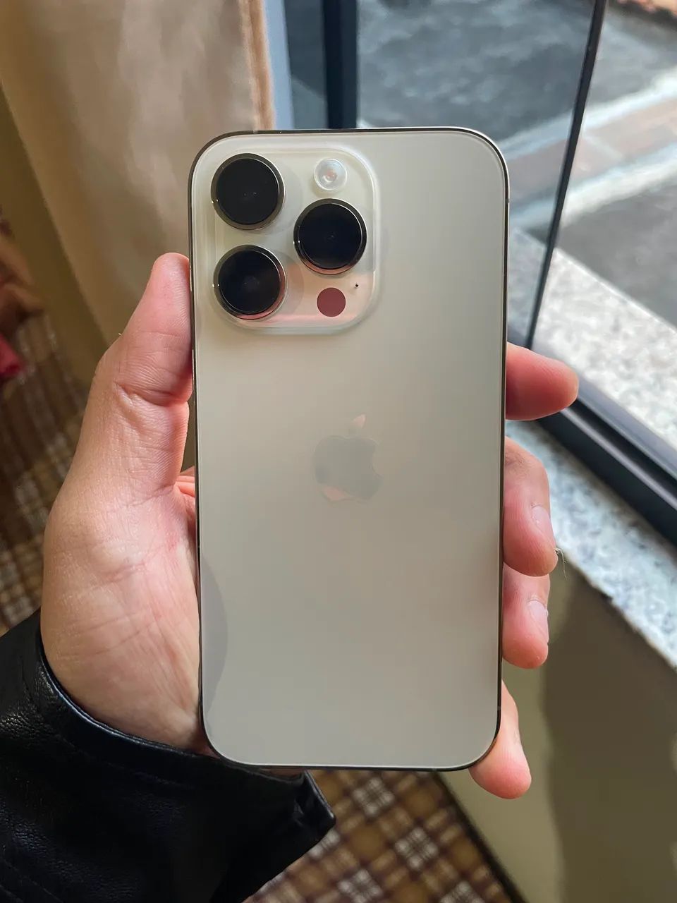 iPhone 14 Pro Gold  - Foto 4
