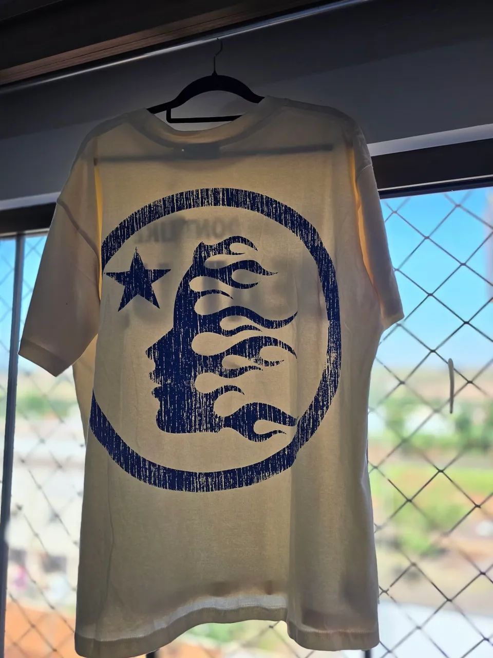 camiseta hellstar beat us off white com nfc - Foto 2
