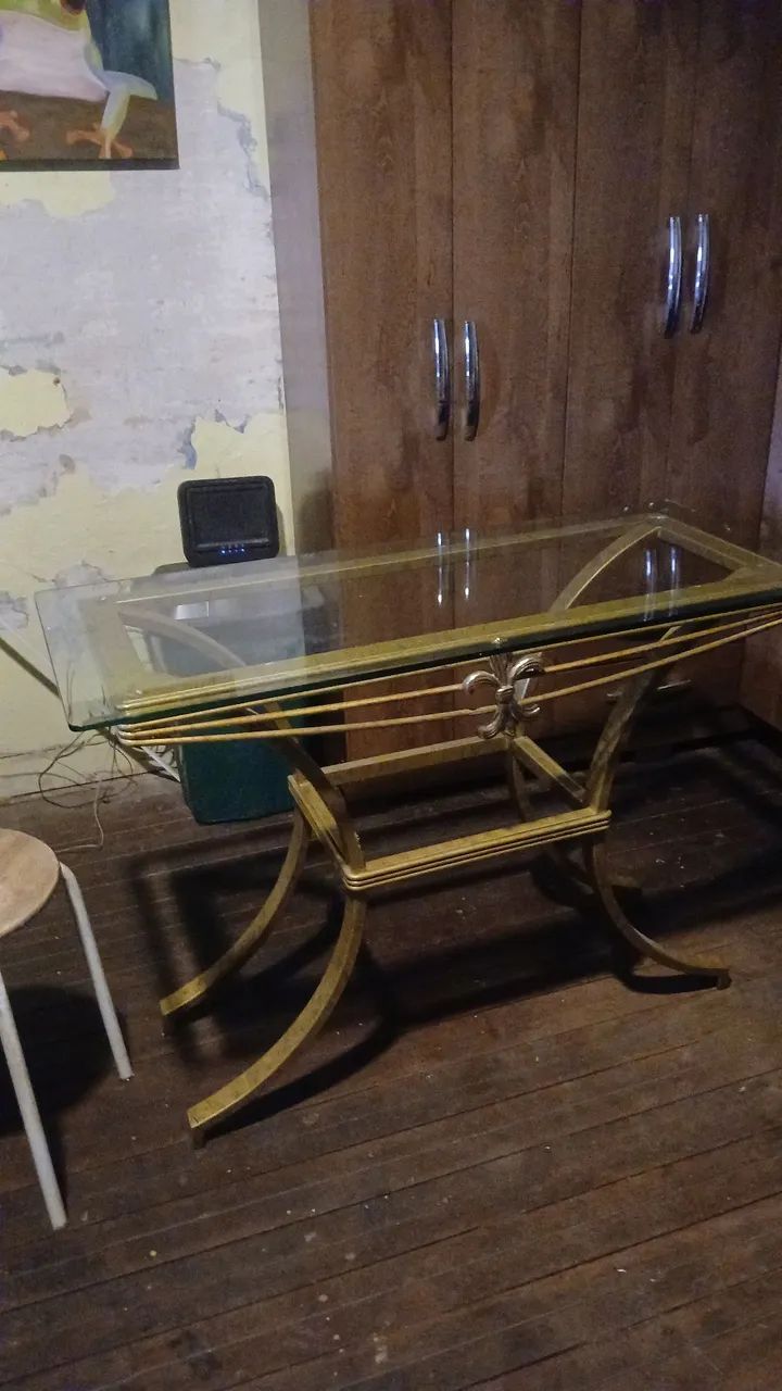 Sideboard. 468253019042621442