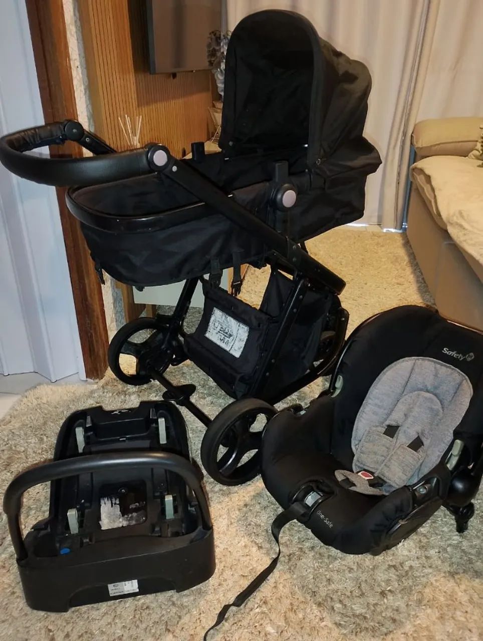 Carrinho de bebê com bebê conforto  - Foto 3