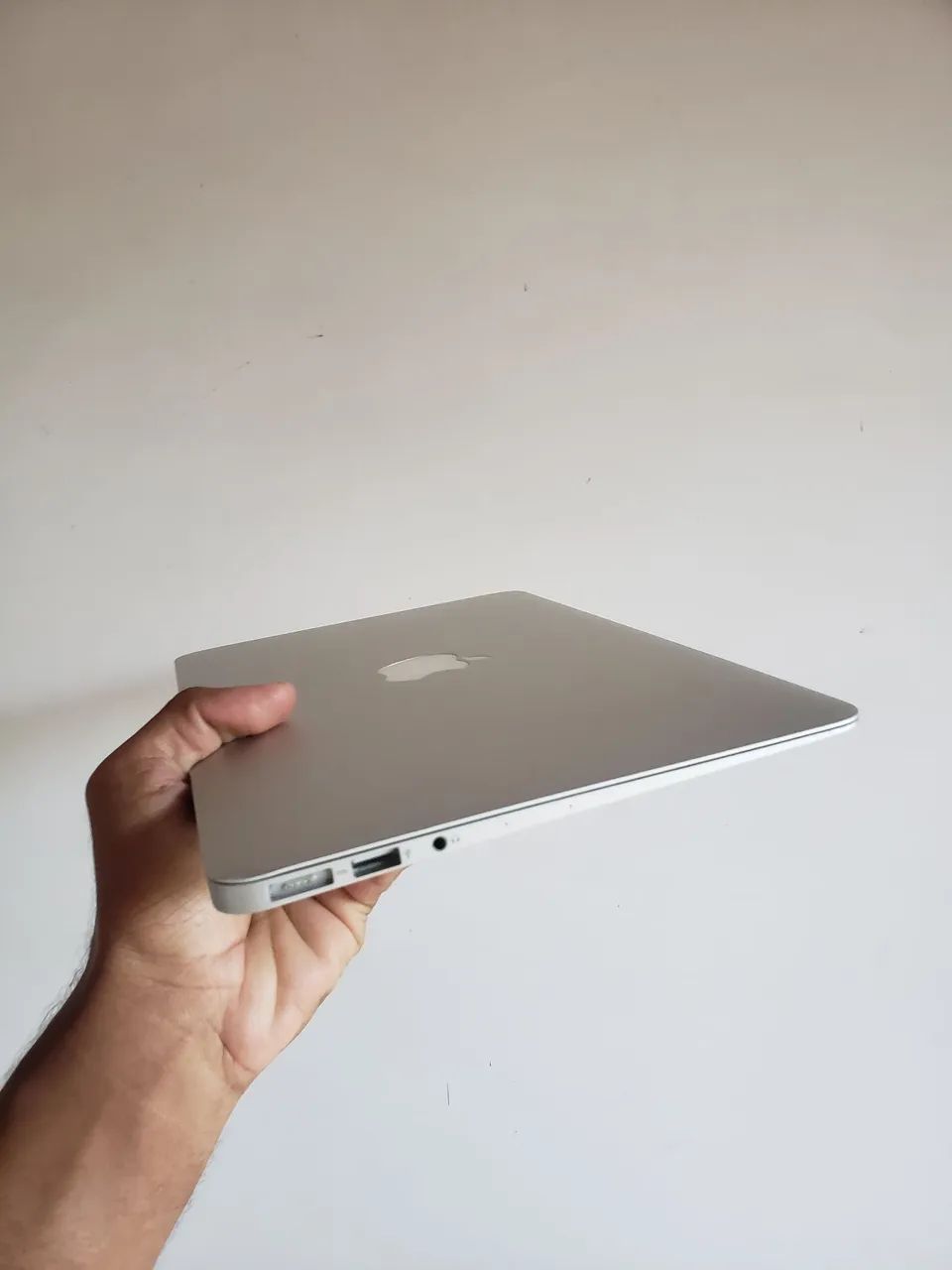 Macbook air mid 2013 11° polegadas funciona TUDO. Com caixa. - Foto 2
