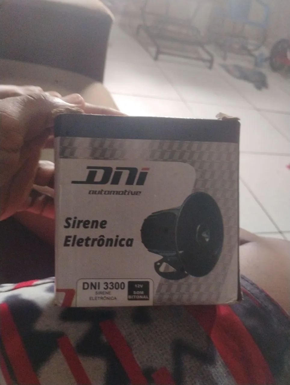 Vendo sirene nova na caixa 