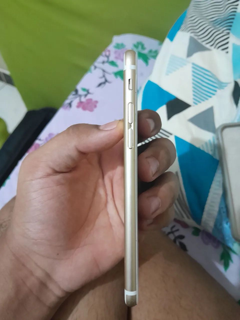 IPHONE 6s DOURADO DE 64GB - Foto 3