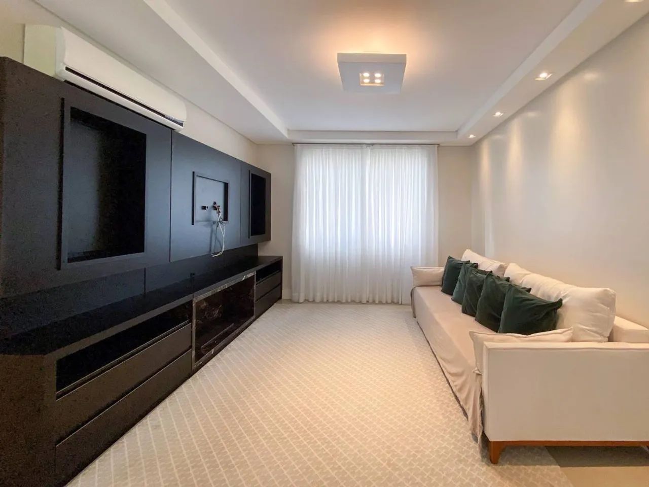 Apartamento mobiliado com 3 suítes para alugar na região central  Rua 2950 em Balneário Ca - Foto 9