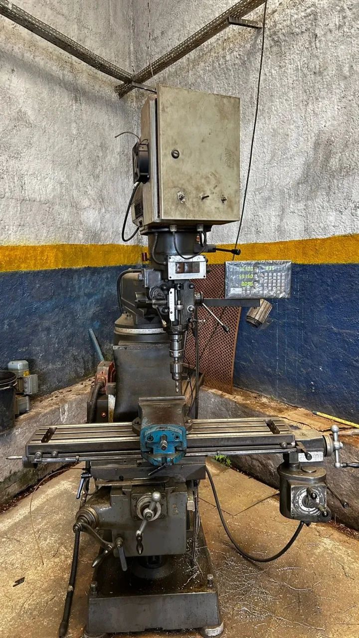 FRESADORA LAGUN FTV-1 Com painel DIGITAL XYZ