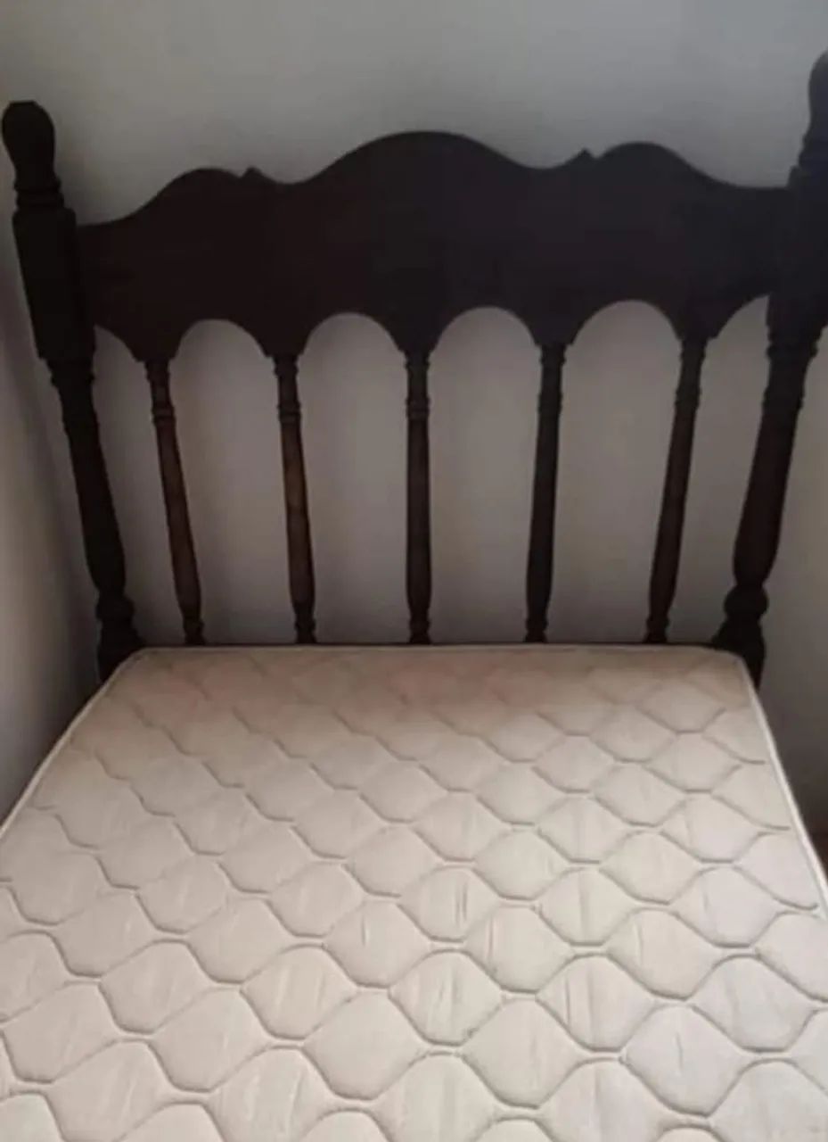 Cama de madeira maciça solteiro sem colchão. - Foto 2