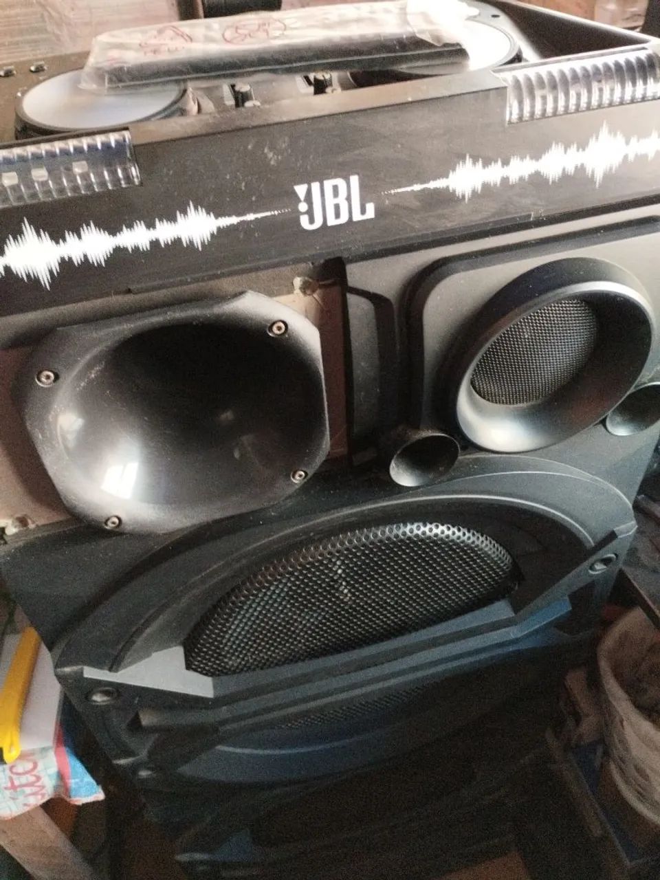 Caixa de som JBL 