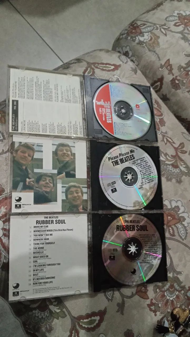 Três cds the Beatles em perfeito estado - Foto 2
