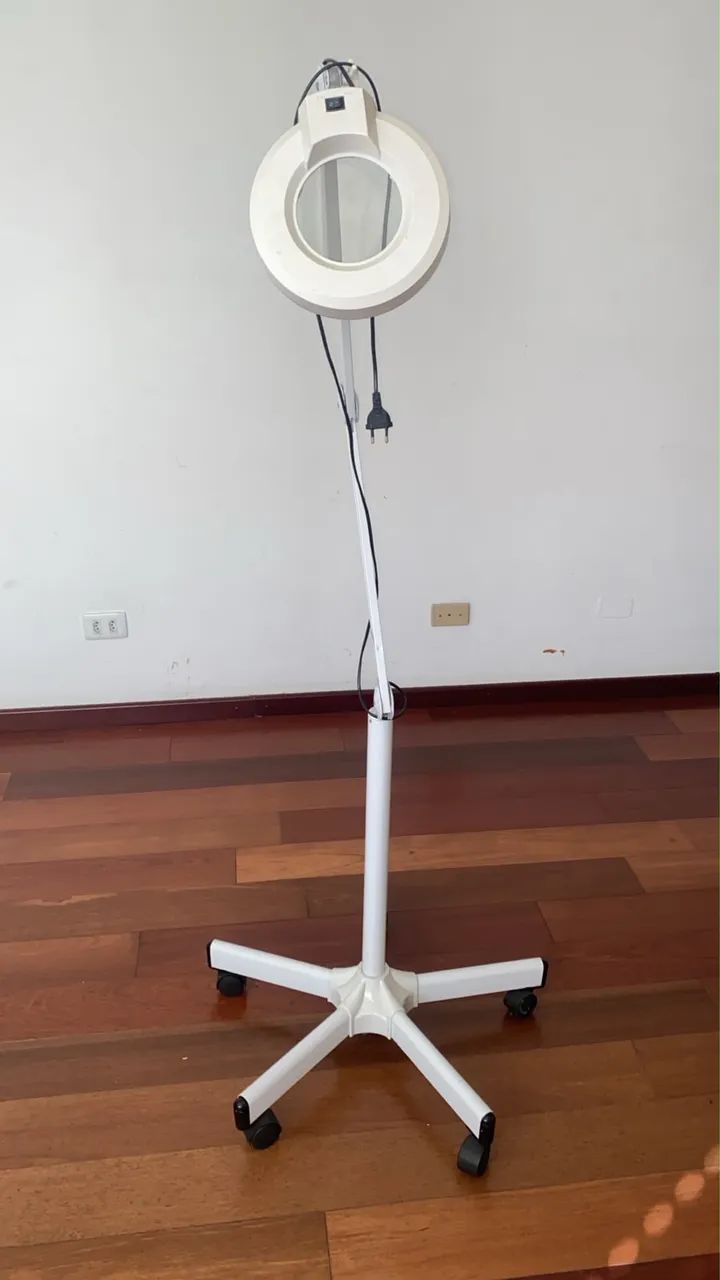 LUPA ARTICULADA DE LED 