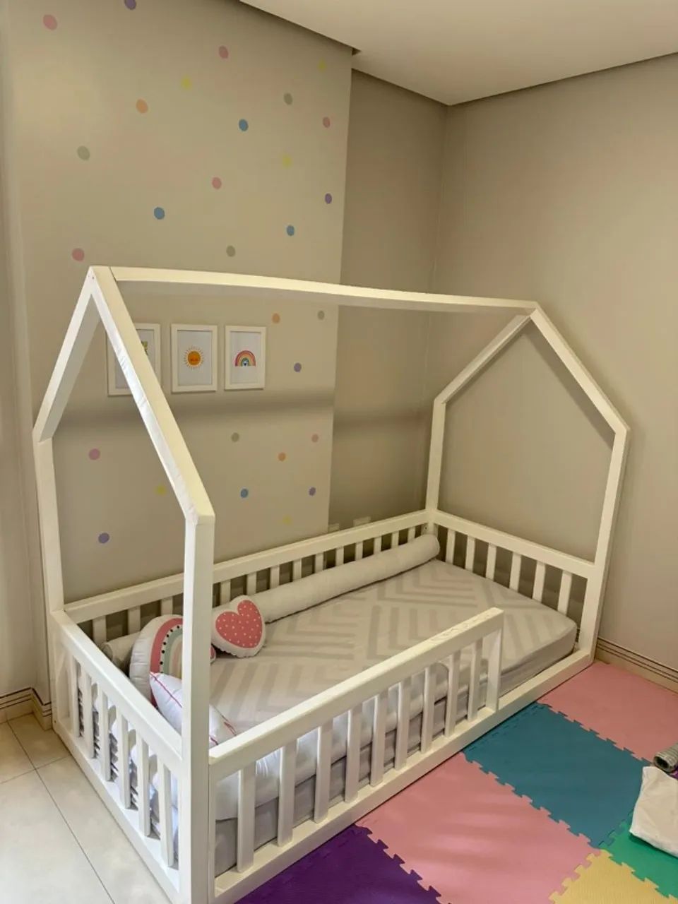 Cama-casinha solteiro montessoriana em pinus branca - Foto 3