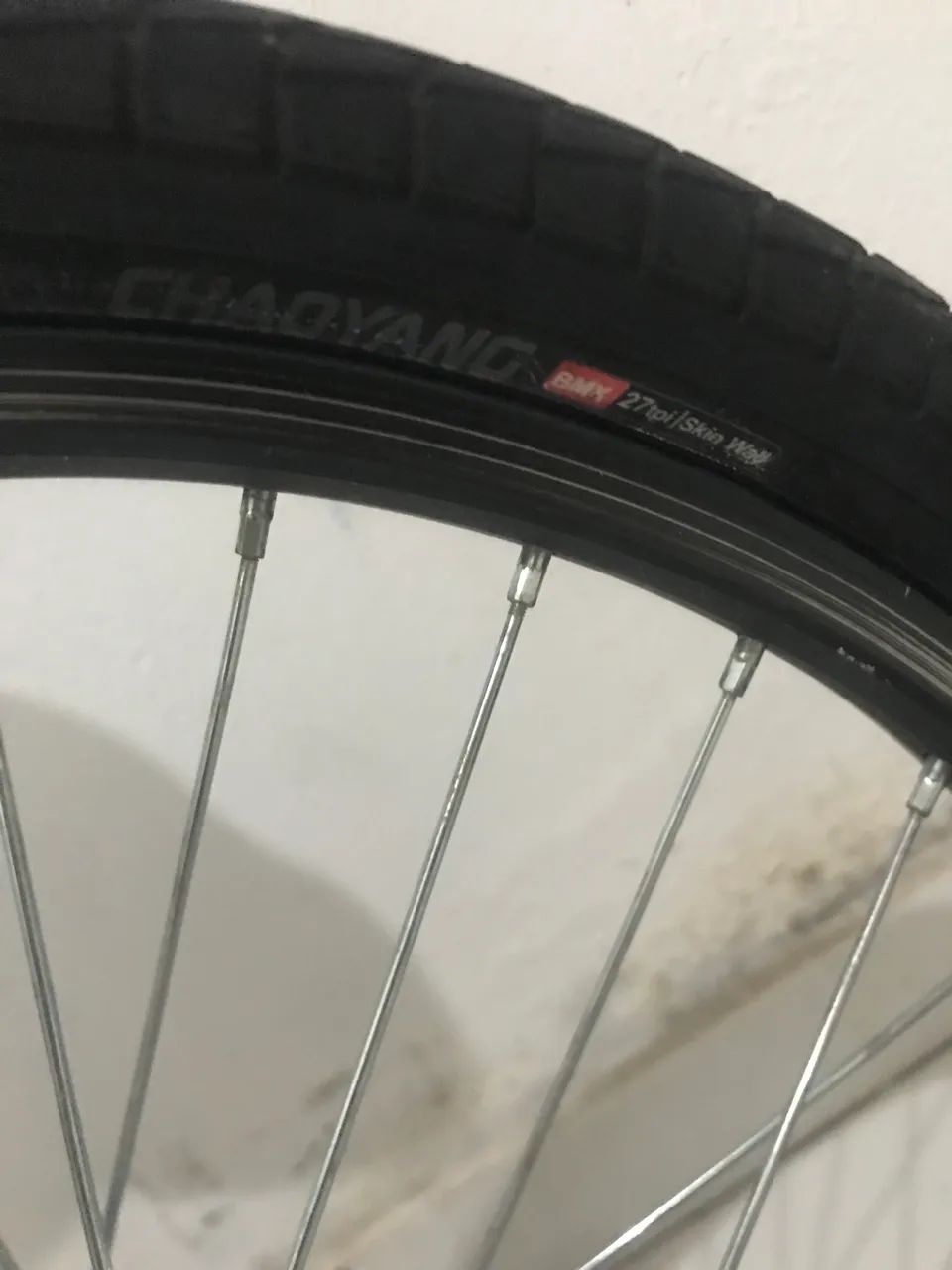 Bicicleta bmx semi nova - Foto 4