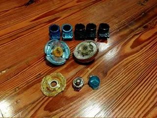 Piões e lançadores de ataque e controle Beyblade e compatíveis - Foto 5