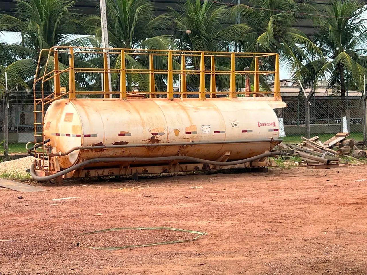 TANQUE PIPA