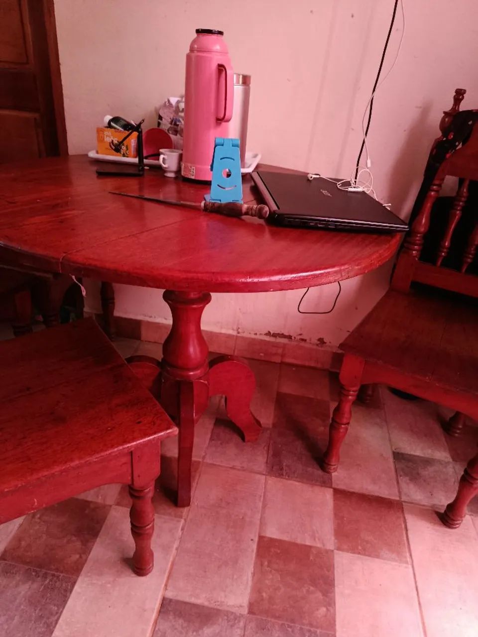 Mesa madeira torneado 4 cadeiras  - Foto 2