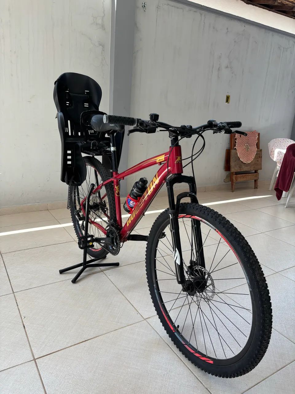 Vendo bicicleta com  pouco tempo de uso - Foto 3