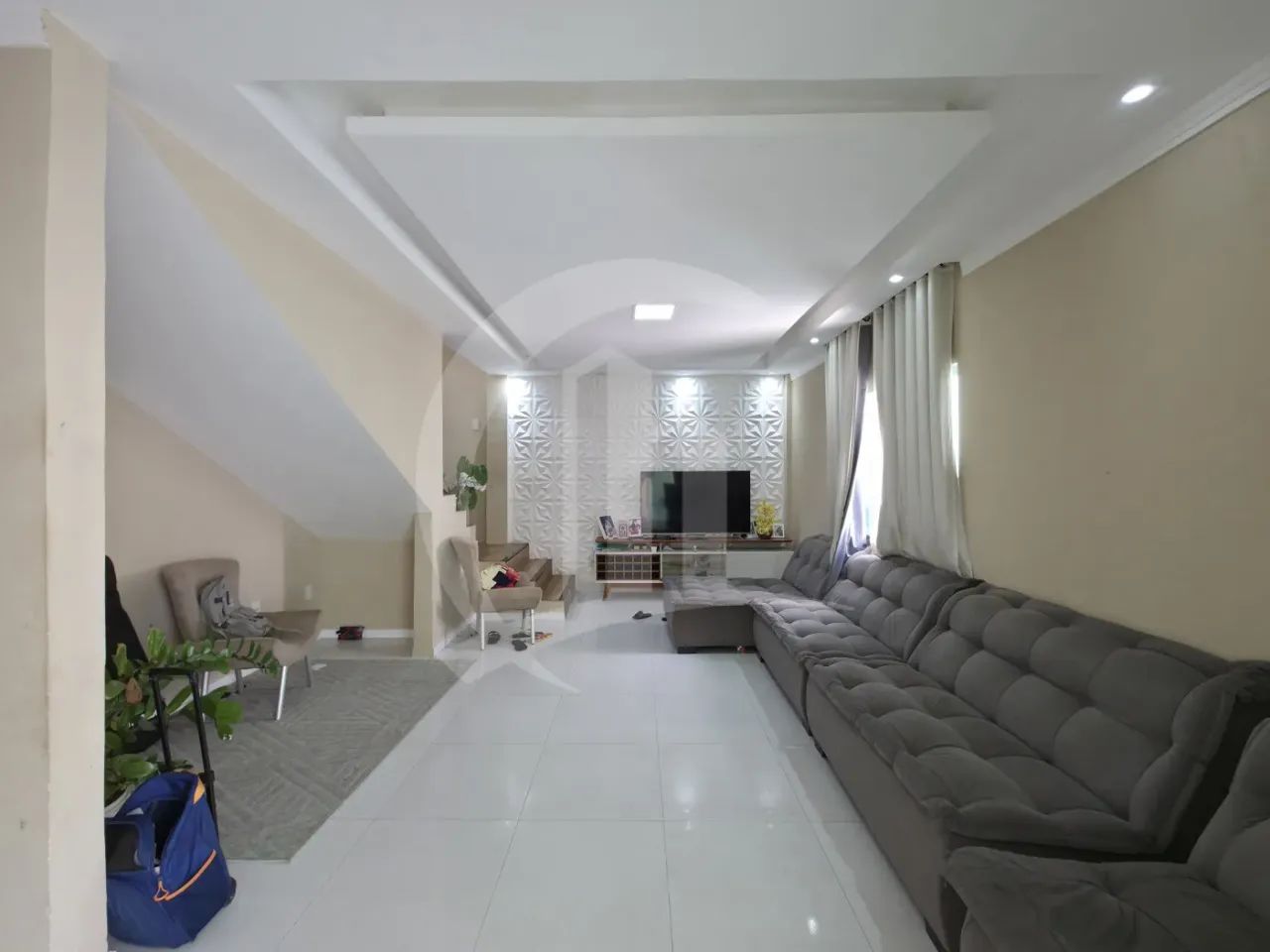 Casa à venda com 250m² no bairro Orlando Dantas