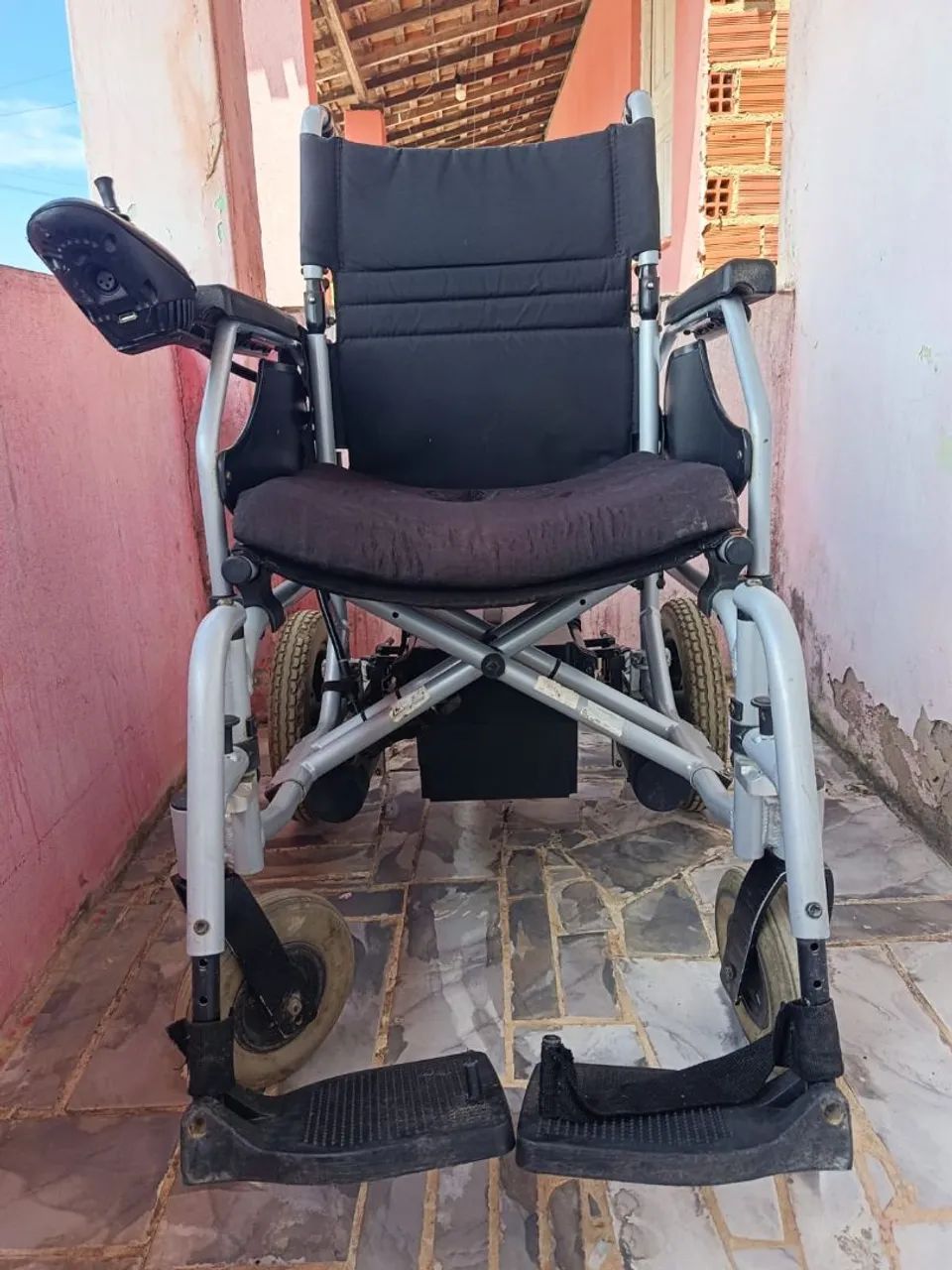 Cadeira de rodas motorizada  - Foto 3